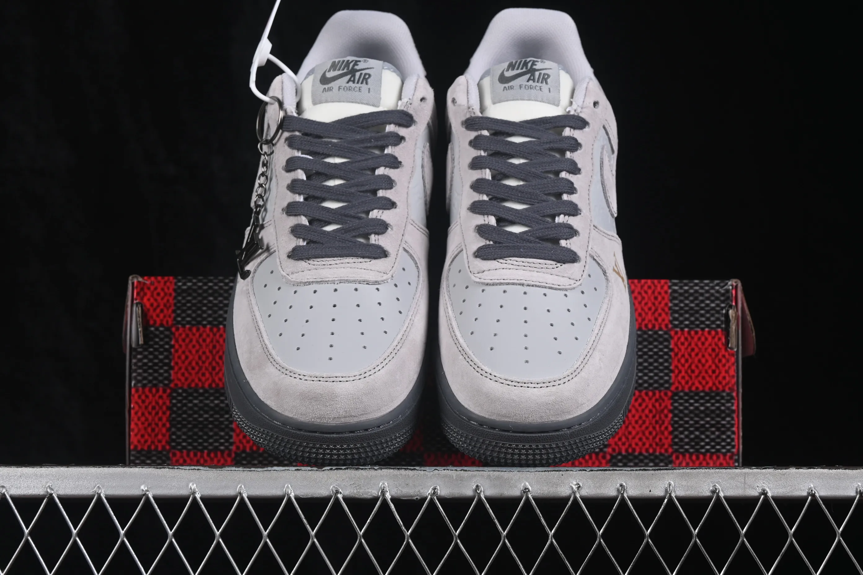 All categories Nk Air Force 1 Air Force series Nk Air Force 1 Low Air Force low-top Nike Air Force 1'07 Low joint model Air Force 1 low-top casual sneakers KD1688-010